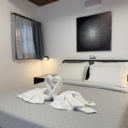 Casa Loma 2 * Petaloudes