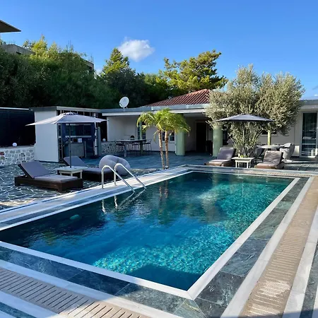 Вілла Casa Loma 2 Petaloudes