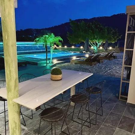 Casa Loma 2 Petaloudes