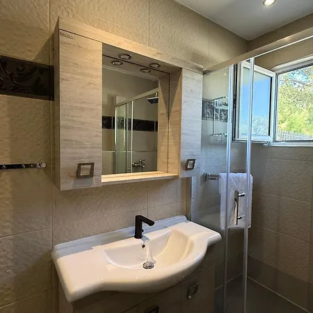 Вілла Casa Loma 2 *